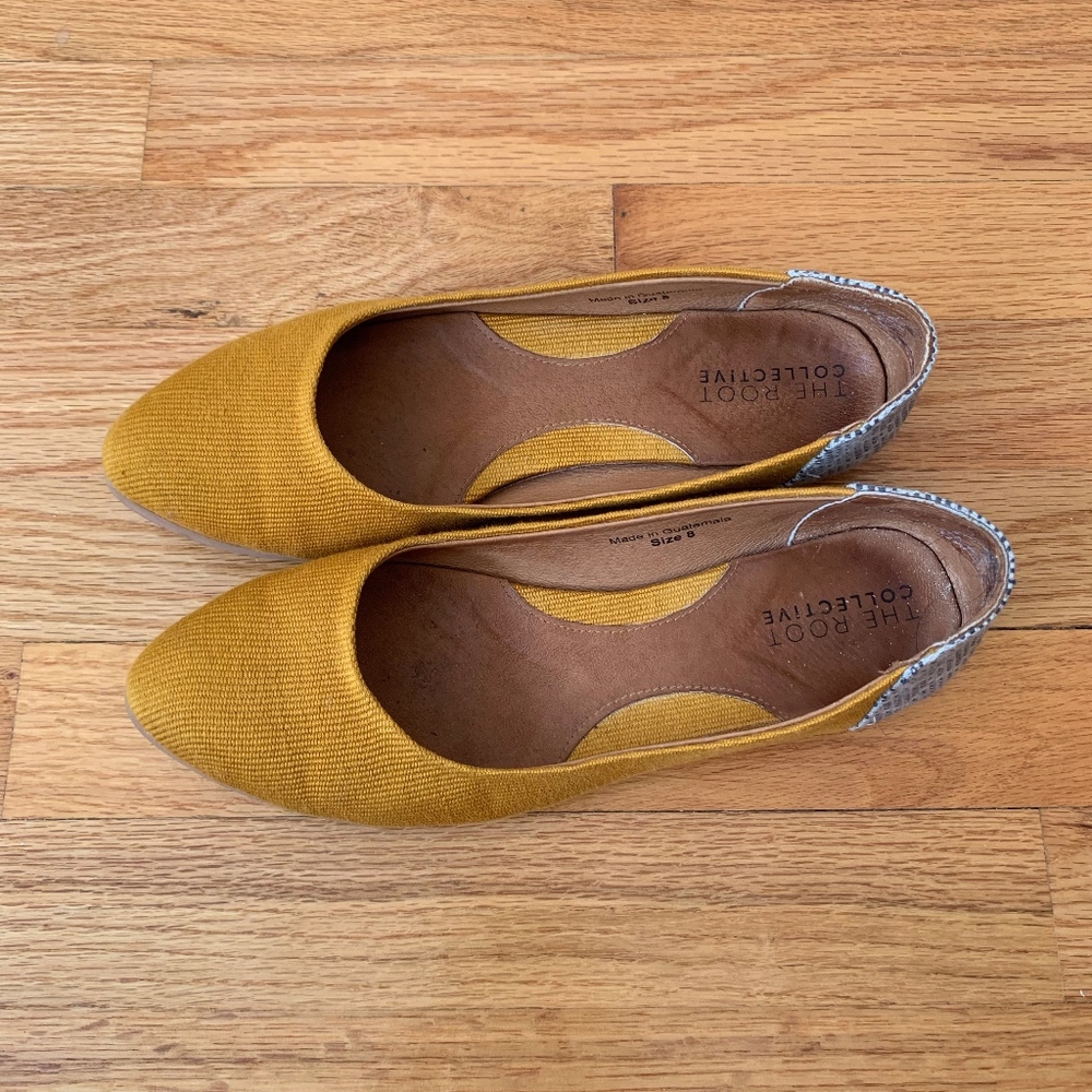 Thea Flat in Mustard